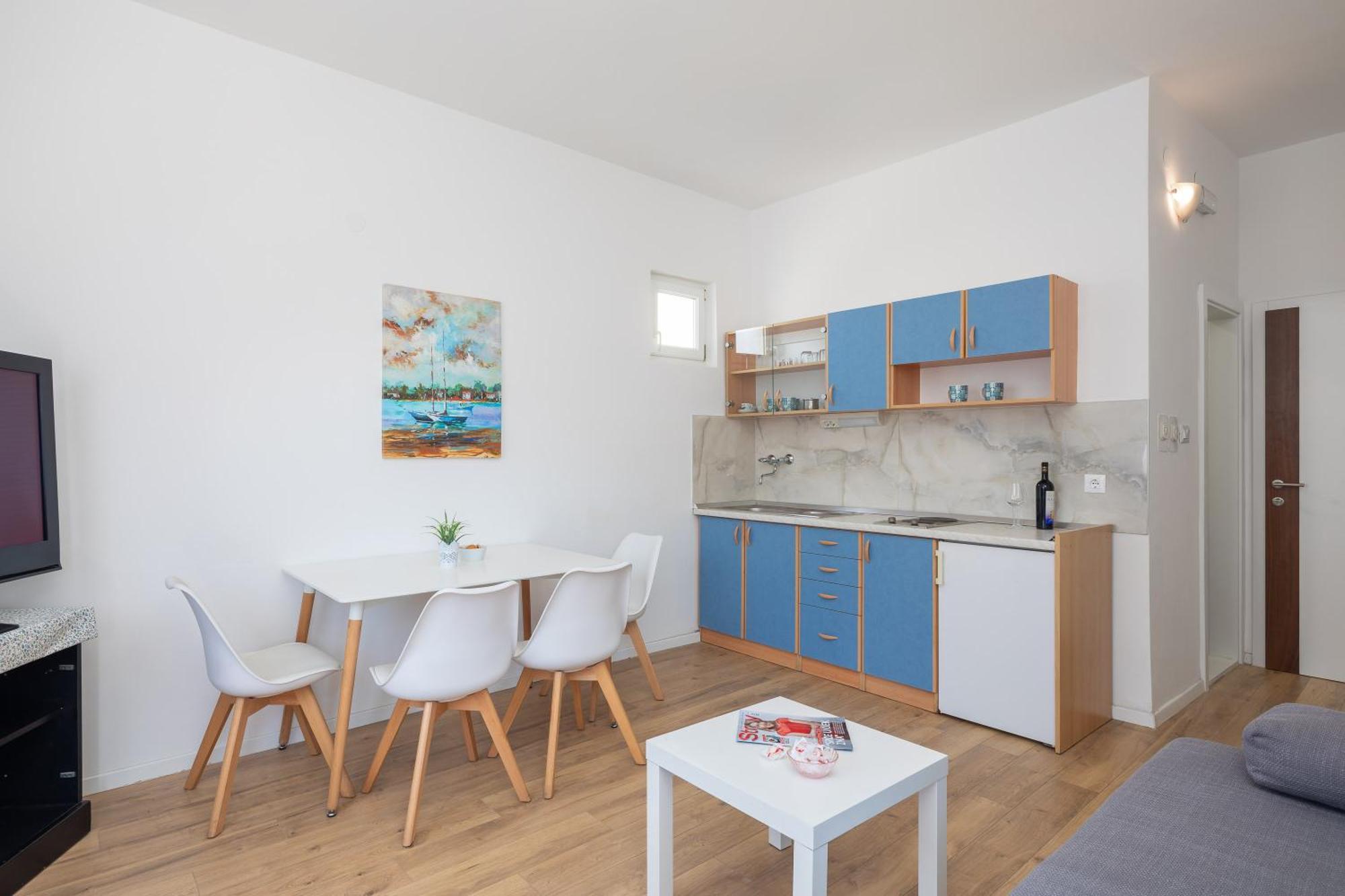 Apartments Near Central Beach With Free Parking Makarska Exterior photo
