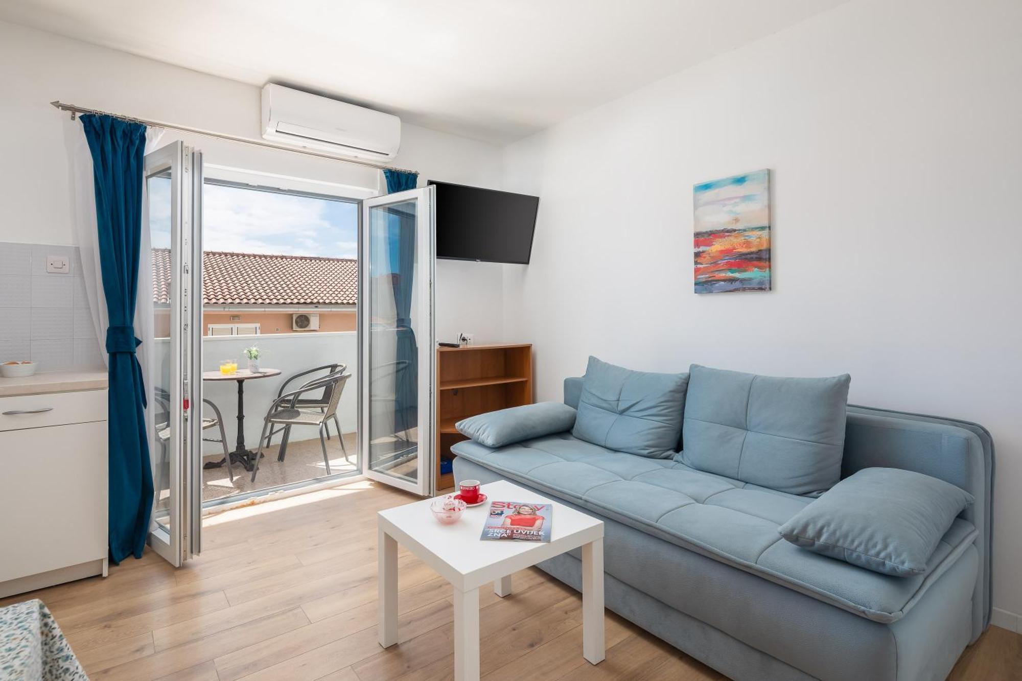 Apartments Near Central Beach With Free Parking Makarska Room photo